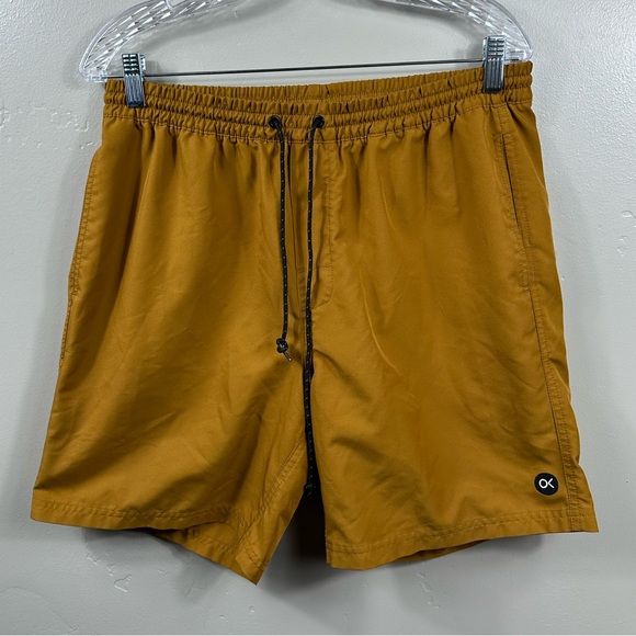 Outerknown Nomadic Volley Shorts in Golden State Size Large - Picture 2 of 7